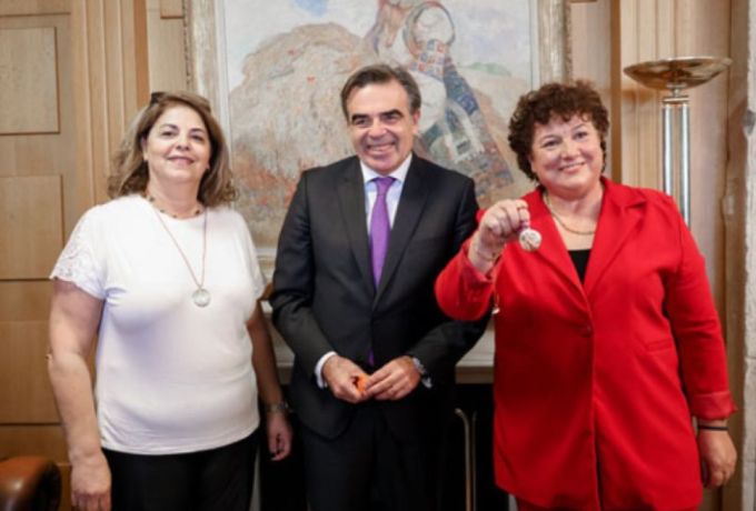 Μαργαρίτης Σχοινάς:  Τιμήθηκαν δύο γυναίκες της παραγωγής με αφορμή την Παγκόσμια Ημέρα Αγρότισσας 